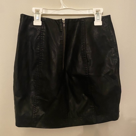 FREE PEOPLE pleather skirt - Picture 2 of 4